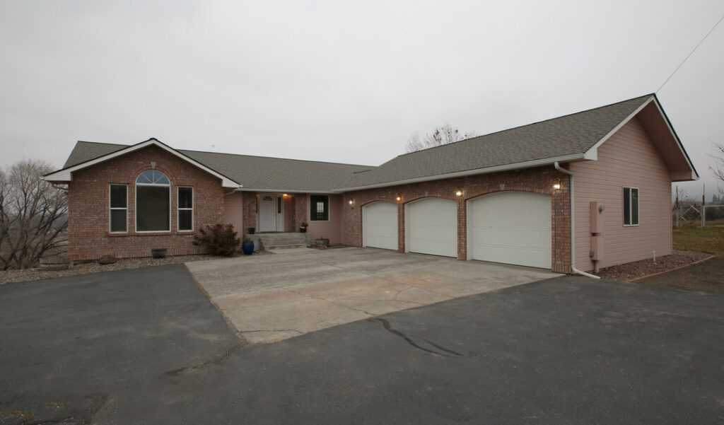 Before Virtual Twilight - Yakima Real Estate Photography